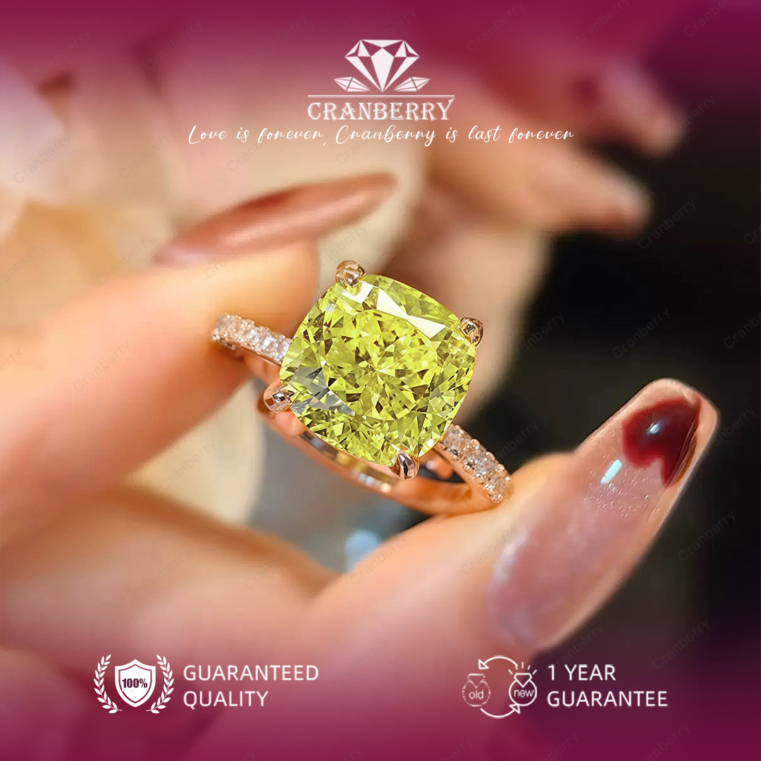 The Clara Ring - R04-Y